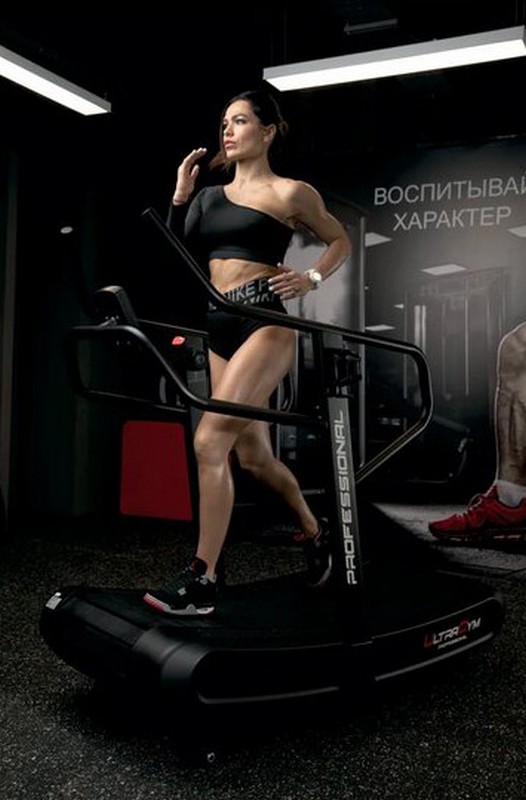 Беговая дорожка UltraGym UG-M 003 526_800